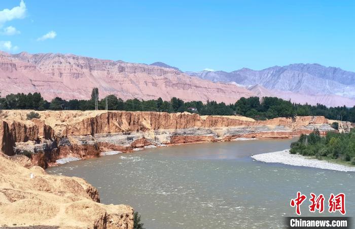 圖為黃河河曲?！埡ｖ?攝