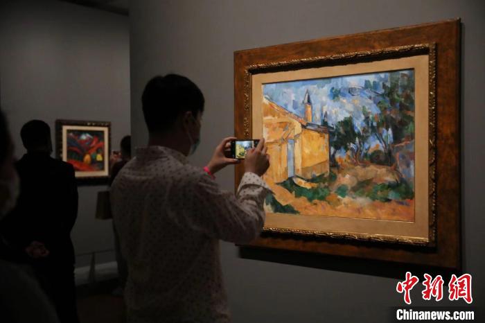 “現(xiàn)代藝術(shù)100年——意大利國家現(xiàn)當(dāng)代美術(shù)館珍藏”藝術(shù)大展?！埡鄠?攝