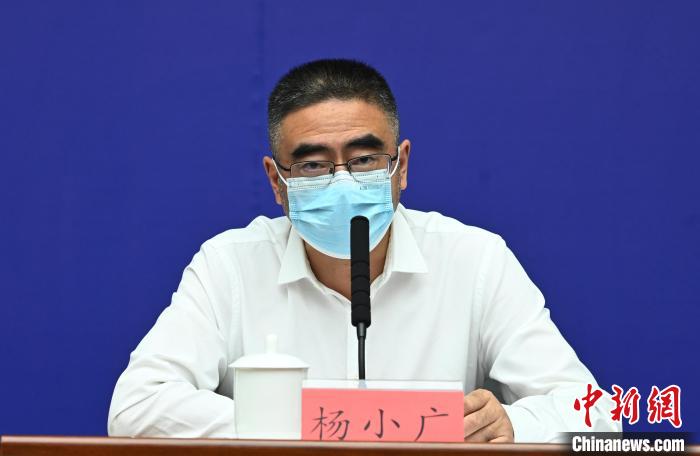 成都市政府副秘書長、市衛(wèi)健委主任楊小廣。　安源 攝