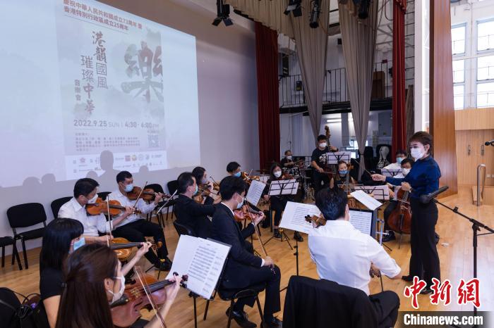 圖為音樂(lè)會(huì)現(xiàn)場(chǎng)?！≈鬓k方供圖