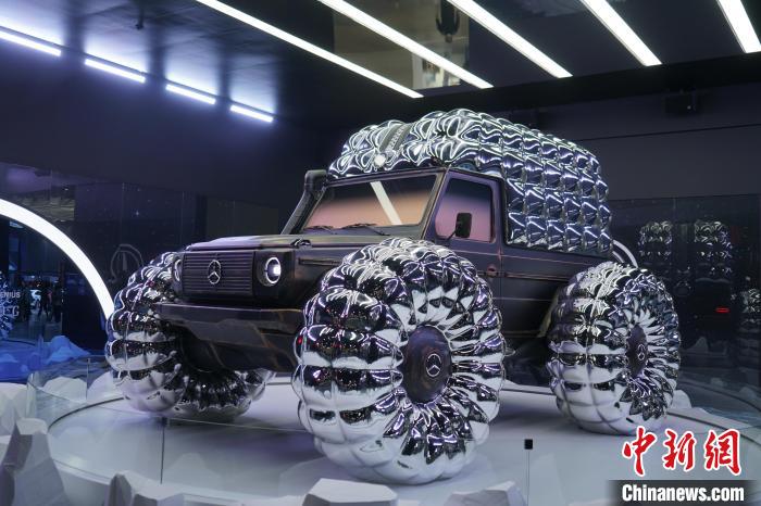 圖為梅賽德斯-奔馳和時尚品牌盟可睞(Moncler)共同設(shè)計的“Project MONDO G”。　劉旭 攝