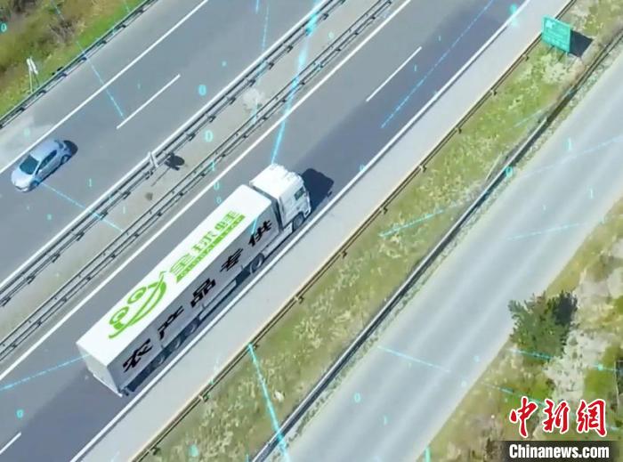 線上一鍵下單，實(shí)體門店本地配送，實(shí)現(xiàn)“即買即送”，“即時零售”將訂單在電商平臺、實(shí)體門店連接在一起?！∶捞睾眉瘓F(tuán)供圖