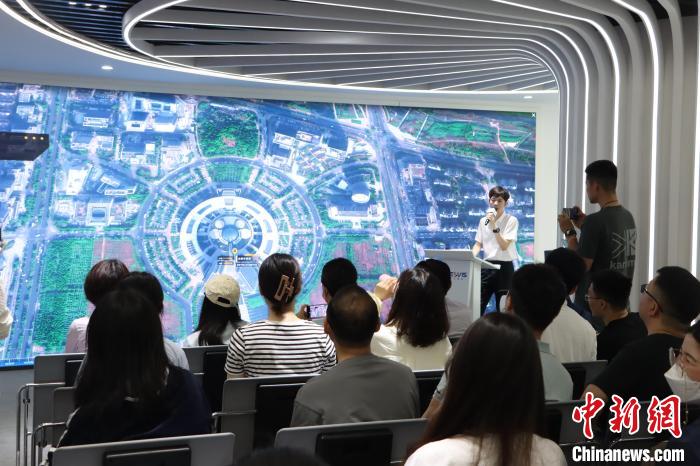 數(shù)字地球技術(shù)應(yīng)用講解?！≈锌菩菆D供圖