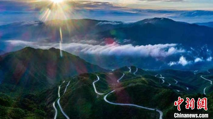 湖南城步苗族自治縣地處湘西南苗疆要區(qū)?！〕遣娇h委宣傳部 供圖