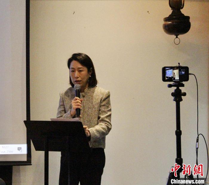 中國駐泰國大使館經(jīng)濟商務(wù)處參贊張瀟瀟致辭。<a target='_blank' href='/' _fcksavedurl='/'><p  align=