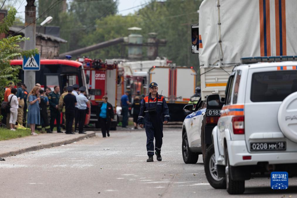 8月9日，在俄羅斯莫斯科州，救援人員在現(xiàn)場(chǎng)工作。