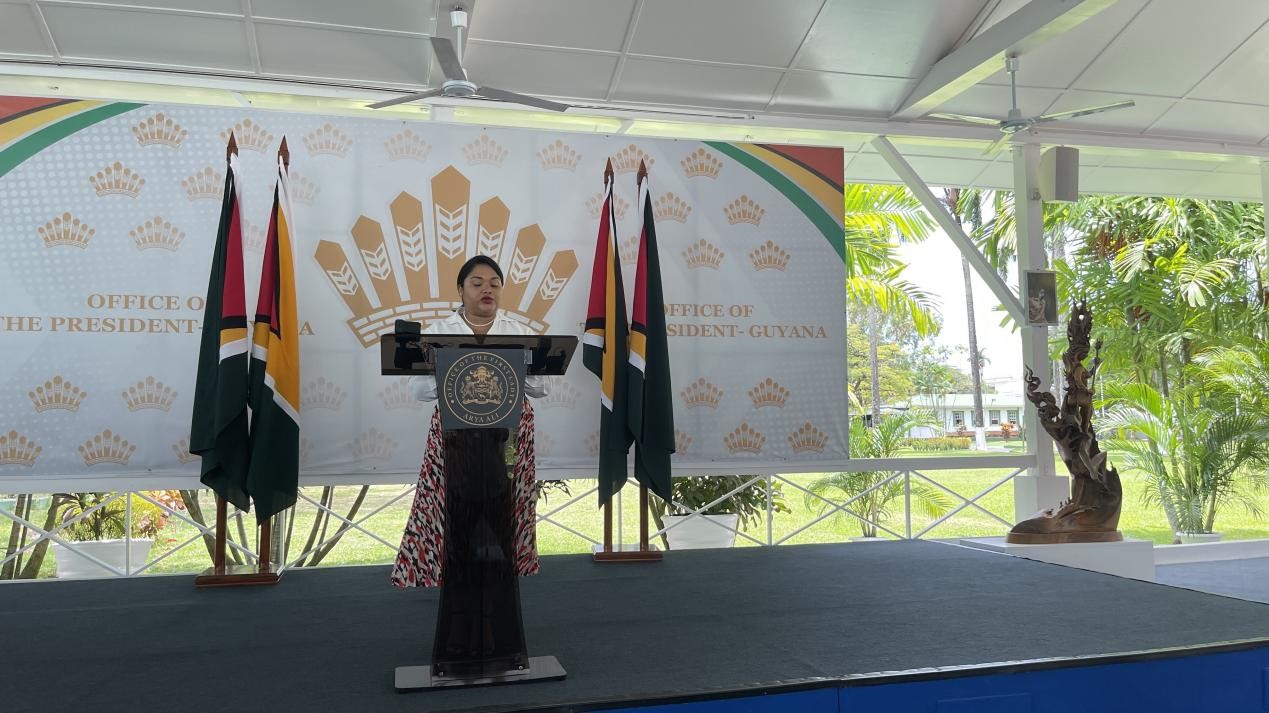 圭亞那第一夫人阿爾雅·阿里發(fā)表致辭。第18期援圭亞那醫(yī)療隊(duì)供圖