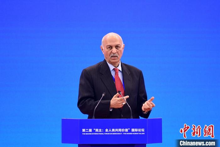 3月23日，第二屆“民主：全人類共同價值”國際論壇開幕式在北京舉行。圖為巴基斯坦參議院國防委員會主席穆沙希德·侯賽因在開幕式上作主題發(fā)言。 <a target='_blank' href='/'><p  align=