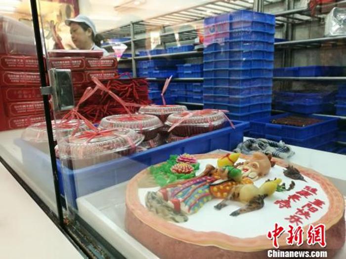 資料圖：等待銷售的重陽糕?！＄娚?攝