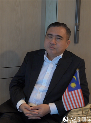 馬來西亞交通部部長陸兆福在接受人民網(wǎng)專訪。人民網(wǎng) 張文捷攝