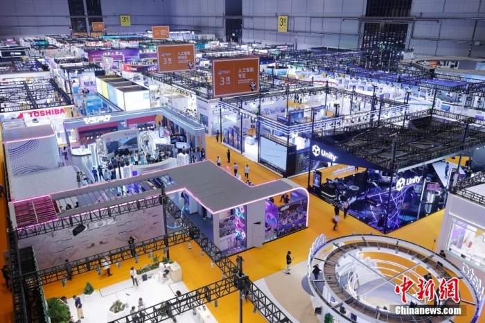 11月5日，第六屆中國(guó)國(guó)際進(jìn)口博覽會(huì)在國(guó)家會(huì)展中心(上海)開(kāi)幕。<a target='_blank' href='/' _fcksavedurl='/'><p  align=