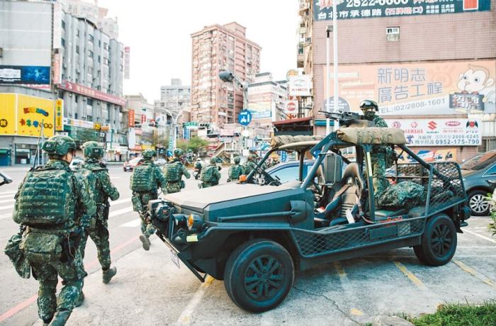 圖為2021年臺陸軍特種作戰(zhàn)指揮部在演習。圖片來源：臺灣《中國時報》。