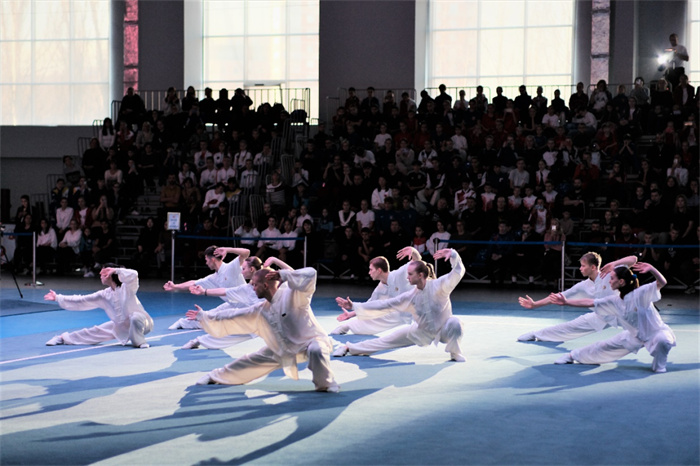 俄羅斯武術運動員進行示范表演。駐俄羅斯大使館供圖