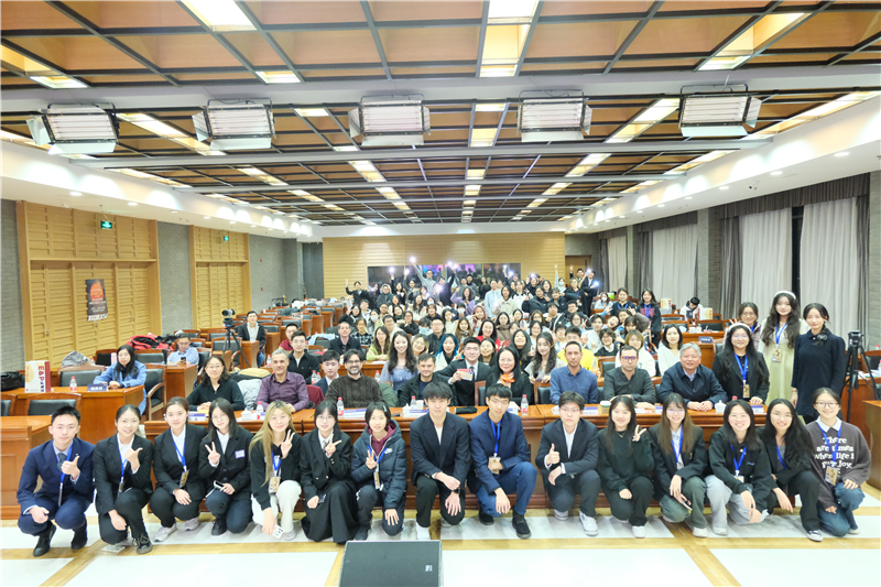 第八屆全國高校西班牙語配音大賽決賽現(xiàn)場(chǎng)合影。主辦方供圖