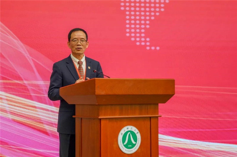 國務院學位委員會區(qū)域國別學學科評議組秘書長、浙江師范大學非洲研究院（非洲區(qū)域國別學院）院長劉鴻武致辭。主辦方供圖