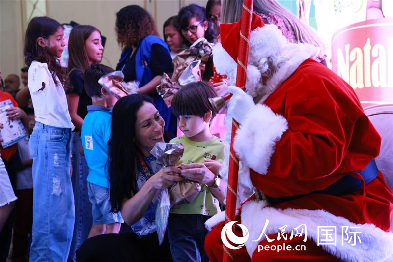 捐贈(zèng)活動(dòng)現(xiàn)場(chǎng)。人民網(wǎng)記者宋亦然攝