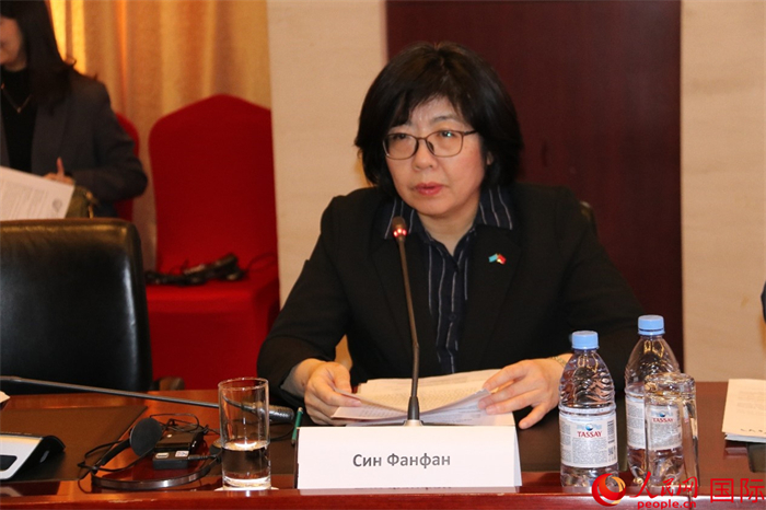 中國駐哈薩克斯坦大使館公使銜參贊邢芳芳致辭。人民網(wǎng)記者 李強攝