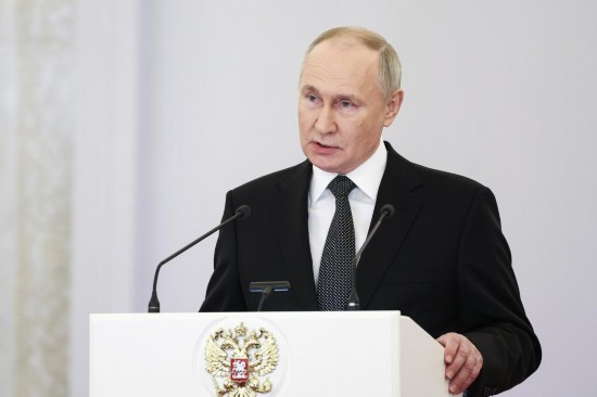 2023年12月8日，俄羅斯總統(tǒng)普京在莫斯科克里姆林宮出席“祖國英雄日”慶祝儀式。新華社/塔斯社