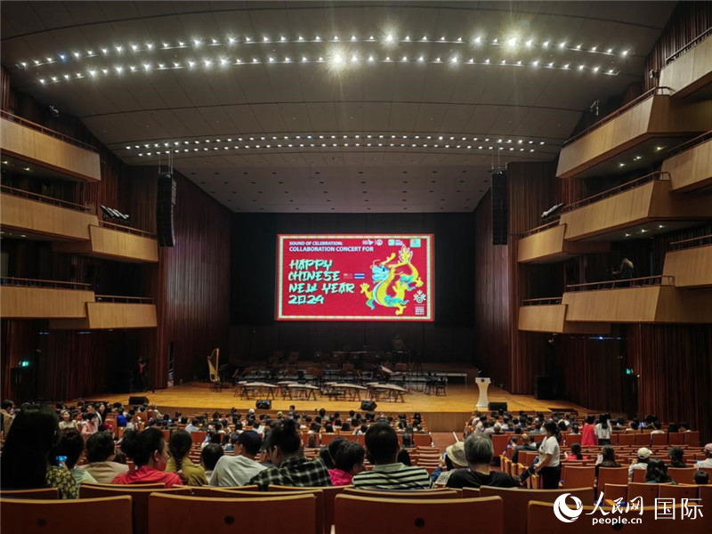 “歡慶之聲—2024歡樂春節(jié)音樂會”14日在泰國瑪希隆王子音樂廳舉行。人民網(wǎng)記者 楊一攝