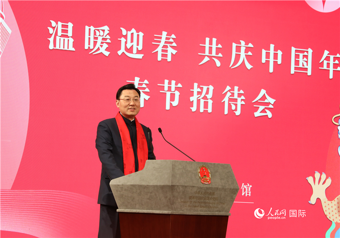 中國(guó)駐美國(guó)大使謝鋒發(fā)表致辭，向全體在美同胞致以親切問(wèn)候。人民網(wǎng)記者 李志偉攝