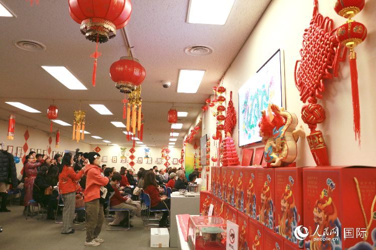 現場洋溢著濃郁的新春氛圍。人民網 許可攝