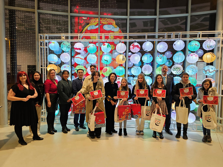 獲獎學(xué)生合影。翟朝暉攝