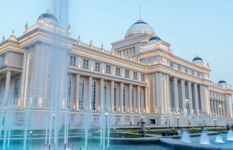 第1視點(diǎn)丨這兩座大樓，見(jiàn)證著中塔友誼