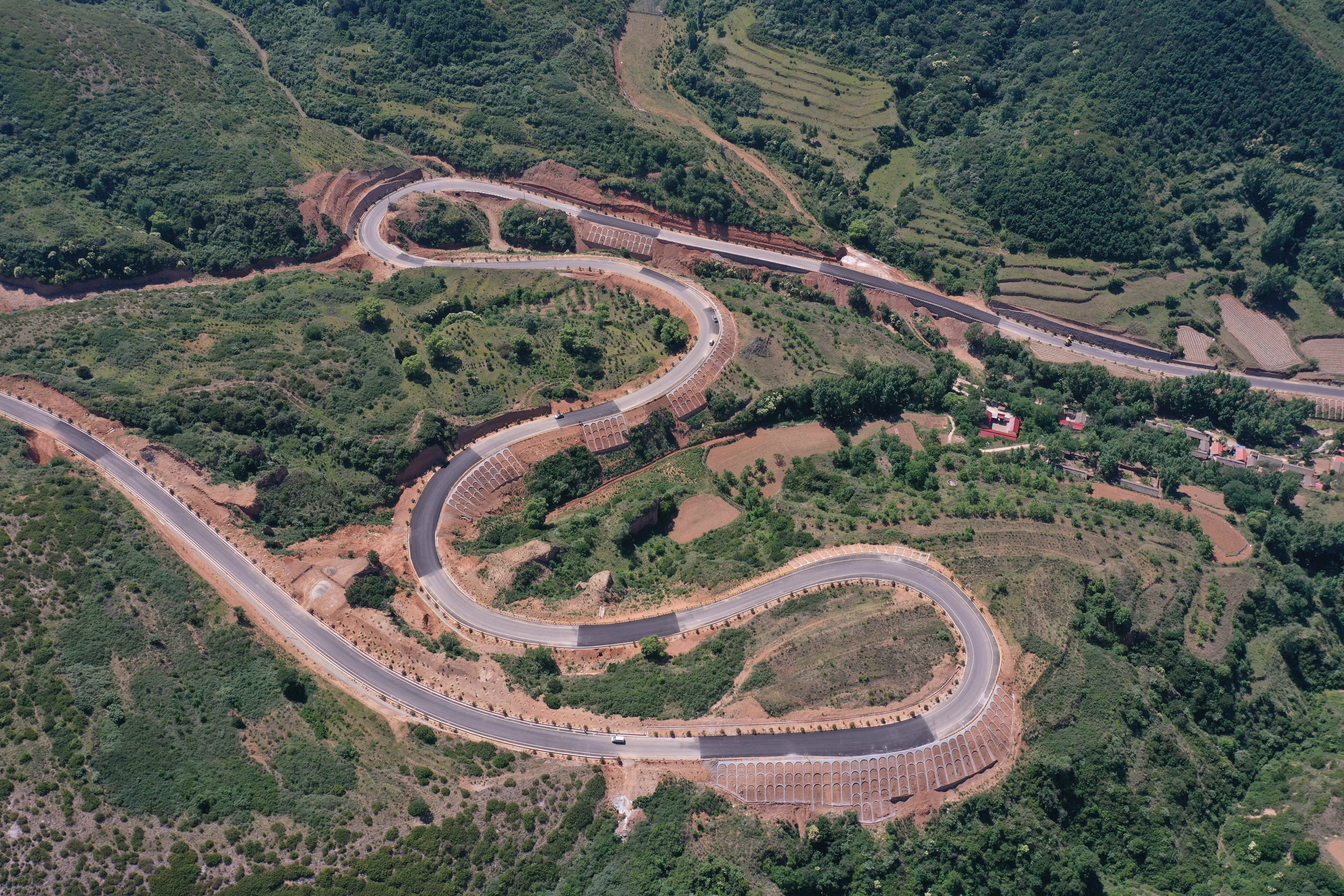 武鄉(xiāng)縣“四好農(nóng)村”航拍。張國(guó)平 攝