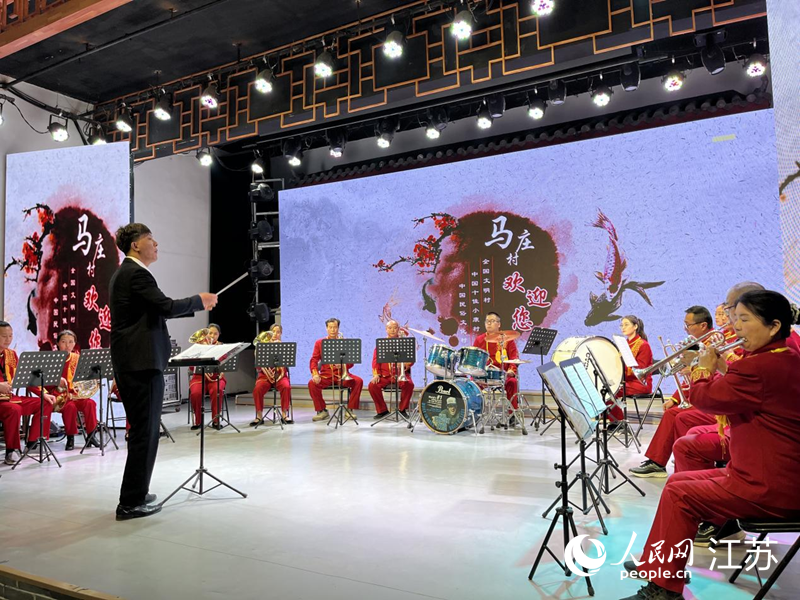 馬莊農(nóng)民樂團在排練節(jié)目。人民網(wǎng) 李子佩攝