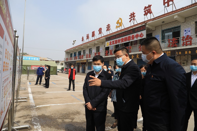 張農(nóng)壽在晉源街道北瓦窯村調(diào)研抓黨建促基層治理能力提升專項行動落實工作。