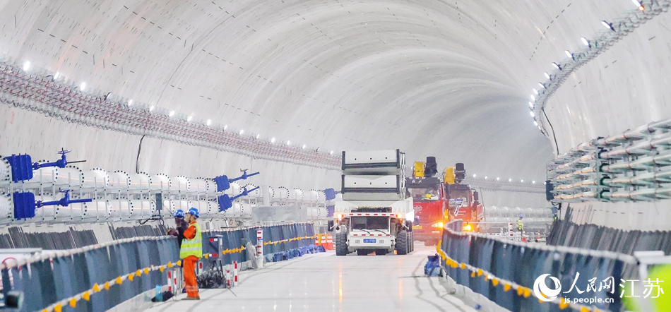 江陰靖江長江隧道右線施工現(xiàn)場。朱其攝
