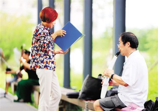 美舍河鳳翔濕地公園成為市民休閑的好去處。 南國都市報記者 汪承賢 攝