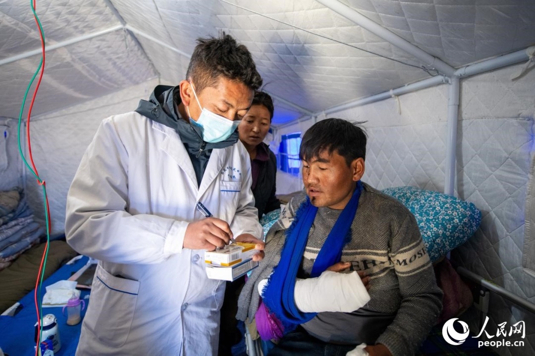震中日記｜“謝謝，曼巴啦！”