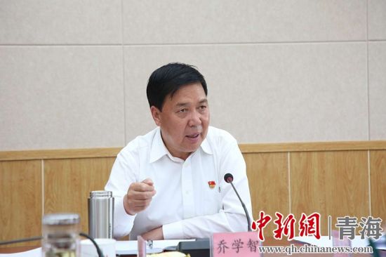 圖為黃南州州長喬學(xué)智講話。黃宣攝