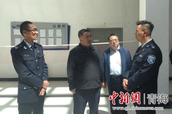 圖為生態(tài)環(huán)保專項(xiàng)督查現(xiàn)場(chǎng)。 孫舒亞攝