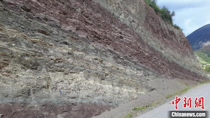 青藏高原東部始新世熱魯盆地的湖相沉積?！≈锌圃呵嗖馗咴?供圖