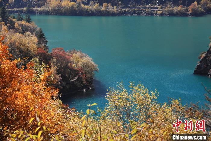 松坪溝風(fēng)光。　劉通 攝