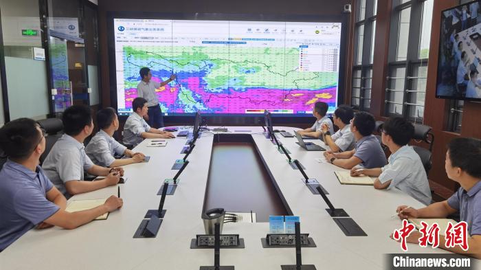 三峽梯調開展聯合會商。(資料圖) 莫祖鳳 攝