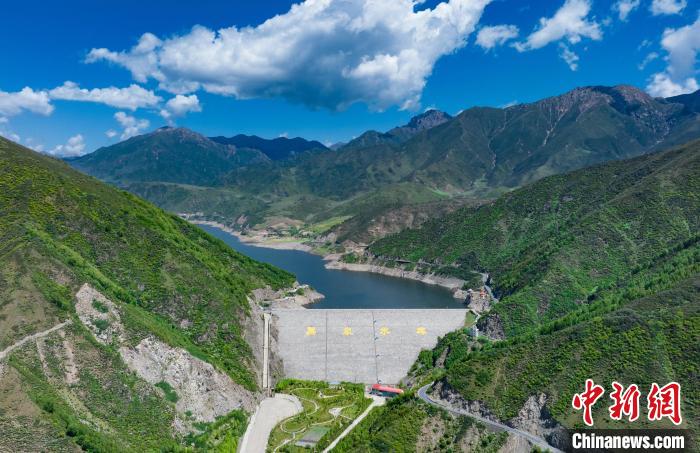 圖為引大濟(jì)湟黑泉水庫(kù)。(資料圖) 青海省水利廳 供圖