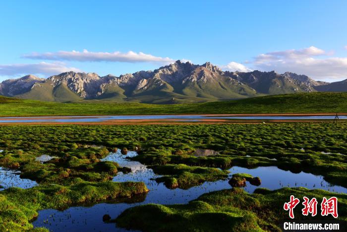 資料圖為三江源腹地果洛州美景如畫(huà)?！」逯菸麄鞑抗﹫D