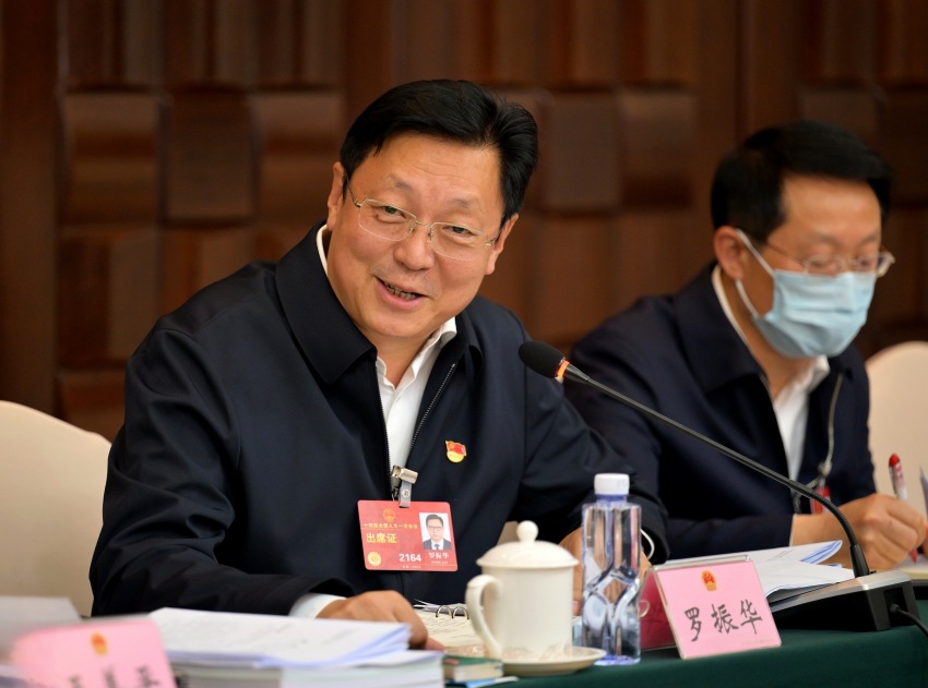 全國人大代表羅振華。