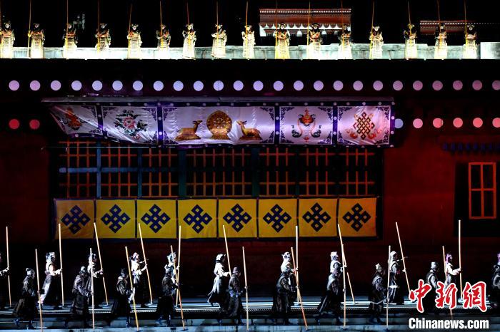 3月17日，西藏拉薩，《文成公主》大型史詩(shī)劇演出現(xiàn)場(chǎng)?！±盍?攝