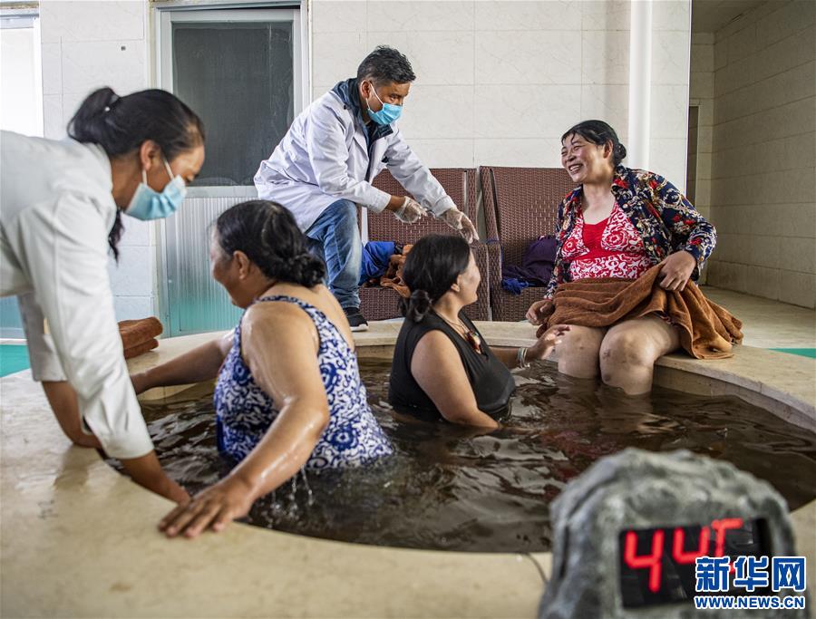 （新華全媒頭條·走向我們的小康生活·圖文互動）（10）扎西德勒，我們的新家園——西藏易地扶貧搬遷搬出幸福美好新生活