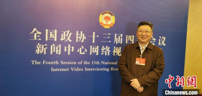 圖為全國(guó)政協(xié)委員、青海省統(tǒng)戰(zhàn)部部長(zhǎng)公保扎西。受訪者供圖