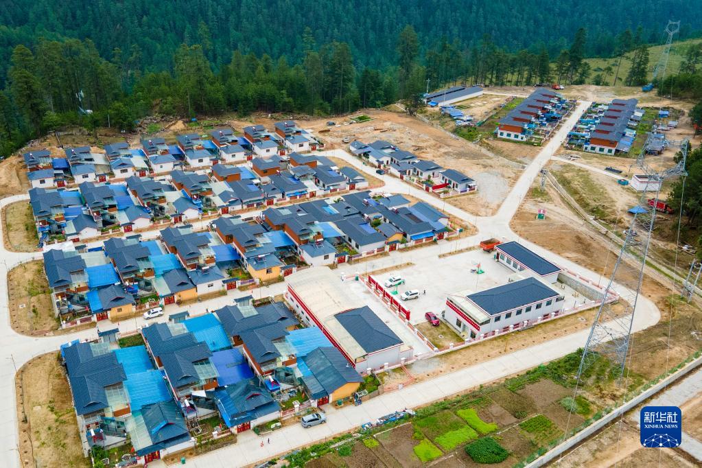 西藏林芝：易地搬遷，迎來幸福新生活