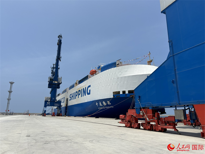 當?shù)貢r間11月15日，?？吭阱X凱港的船只。人民網(wǎng)記者 周雨攝