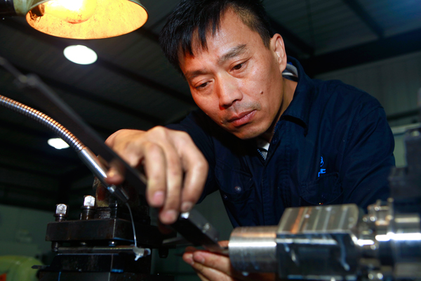 工作中的張世軍。受訪者供圖