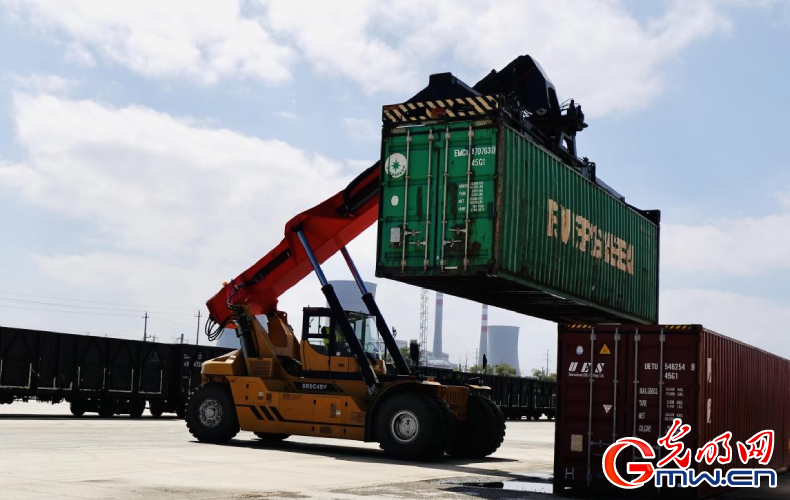 發(fā)現(xiàn)最美鐵路｜鐵龍奔騰！抒寫中歐班列草原絲路新篇章