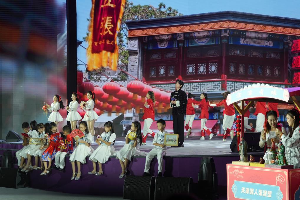 《津門謠》節(jié)目現場。人民網記者 于凱攝