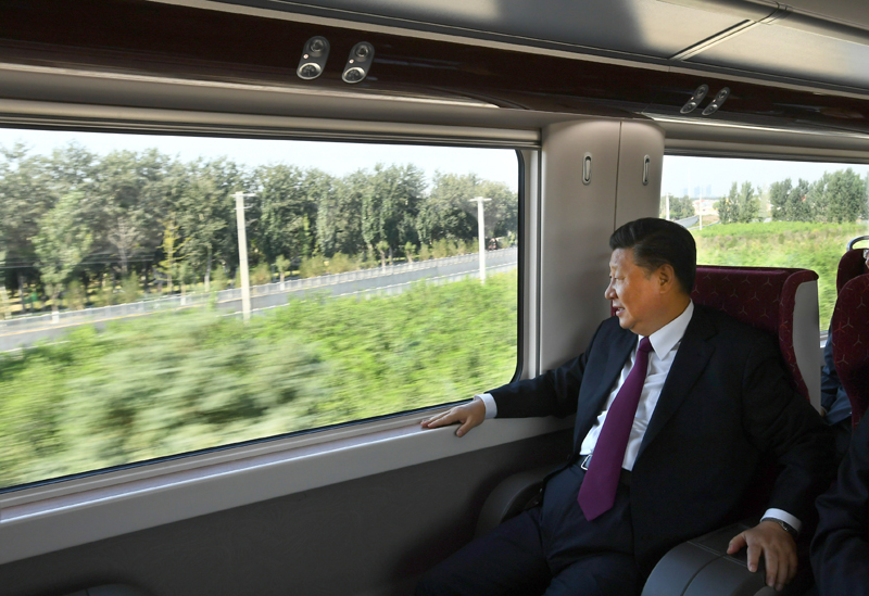 2019年9月25日，習(xí)近平總書記乘坐軌道列車前往北京大興國際機場。